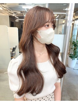 アリュウル 表参道(ALLURE) 20代ロング　ウェーブ巻き　前髪あり　ベージュカラー　水越