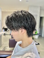 トラップヘアー ニュアンスパーマセンターパートメンズスパイラルパーマ