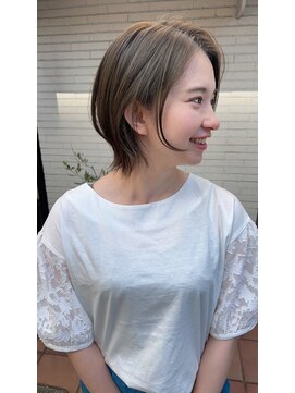 グリット(Grit) オリーブカラー×ショートボブ