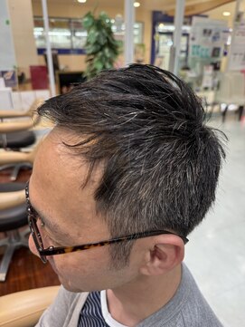 ラディシュ さがみ野(RADISH) メンズフェードカット爽やかパーマ短めツーブロック