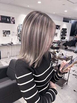 キング 枚方店(K!ng) 縮毛矯正髪質改善ハイライトレイヤーカット枚方美容室エクステ