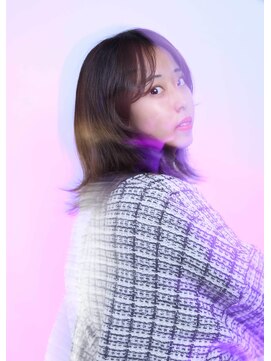 アンアタッシュ(UNE ATTACHE) スモーキーラベンダー◎ほんのり紫が、大人の余白を引き立てる