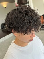 フゥ 宇都宮(FeU) メンズパーマシャドウパーマセンターパートメンズマッシュウルフ