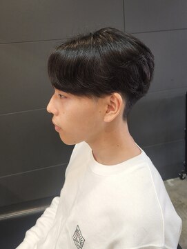 ニアウ 伊勢崎連取店(Niau) 刈り上げショートセンターパートニュアンスパーマ