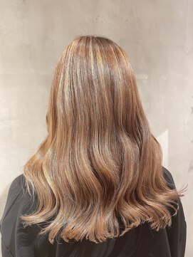 アナザーワールドココン(ANOTHER WORLD cocon) コントラストのあるハイライトカラー