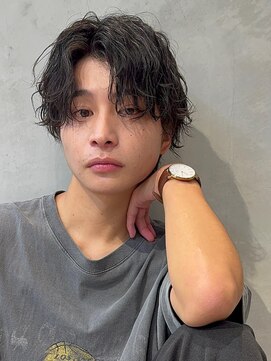 キャンバス バイ ネオリーブ 横浜西口(Canvas by neo.) 横浜★センターパート縦落ちツイストスパイラルパーマ