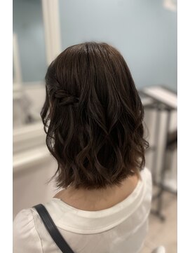 ホワイト 東京新宿店(White) ボブでも！ねじりハーフツイン