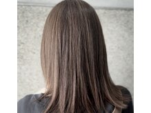 重ね塗りでつくる色もち抜群の白髪染めグレージュ