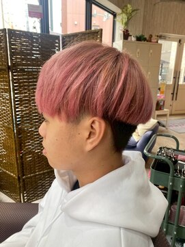 ビーチェ 小岩(Bice) ハイトーンピンク×刈り上げマッシュ