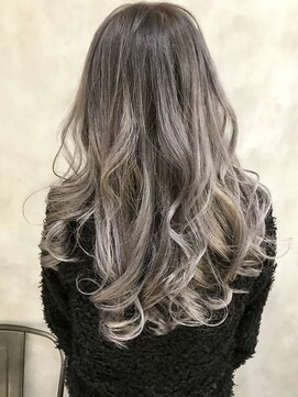 リルア 博多(LIRUA) シルバーグレージュ×グラデーションカラー