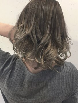 美容室 リアン(Lien) スモーキーベージュグラデーション