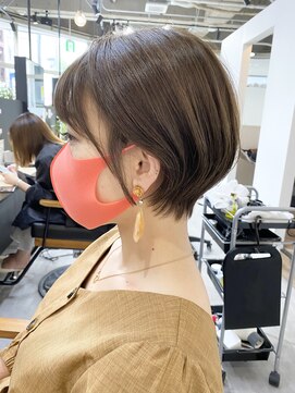 ジーニー 横浜(giinii) 20代30代40代_くびれショート_ベージュ【横浜】ryota_hair