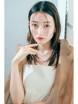 フレイムスヘアーアンドリラックス 西川口店 斜めバングデザインカラーシルキーベージュグレージュカラー