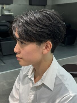 ジーニー 千葉(GENiE) ウルフ/アッシュブラック/カルマパーマ/ベリーショート/古荘竜生