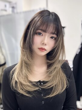 ロムーク 表参道(LOMKH) ミディアムザクザクレイヤーで小顔に見える簡単スタイリング