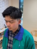 シフト(SHEEFT) オールバック七三かき上げ束感ツーブロックビジネスカジュアル