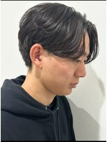 ヒュイル バイ ニアウ(Hwyl by Niau) メンズマッシュセンターパートスパイラルパーマニュアンスパーマ