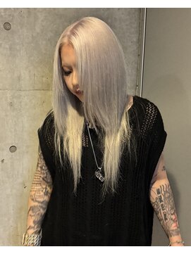 ノーフューチャー(NO FUTURE) ホワイトカラー