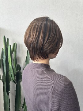 ウル(Uru) 大人ショートボブ