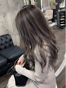 シェルヴ(XELVE) 細めシルバーハイライト