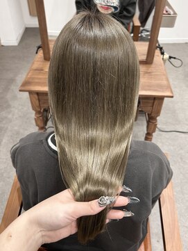 オリーブベージュ