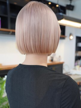 アイドットプラスフェリシア 表参道(i.+FERiCIA.) 10代 /20代 /30代/ニュアンスカラー/似合わせカット/顔周り