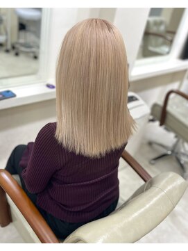 カリーナ(CARINA) ハイトーンカラー/アッシュベージュ