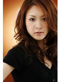 大きめカールでエレガントな大人の女性スタイル