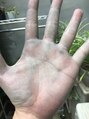 ハッピーメーカー(Happy Maker) 左手の手相がつながってます。汚い手でごめんなさい…