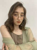 ネオリーブ クーロ(Neolive curro) 透明感たっぷりシアーベージュ