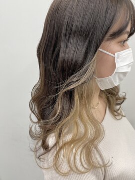 アライブ キチジョウジ(ALIVE Kichijoji) 韓国風インナーカラー/イヤリングカラー×ホワイトベージュ