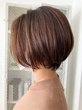 ヘッズ 本八幡店(HEADS) 大人ショート テラコッタ くすみブルー 縮毛矯正