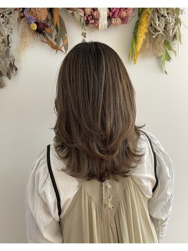 シーズンズ(SEASONS) 毛先ワンカールで仕上がるレイヤースタイル