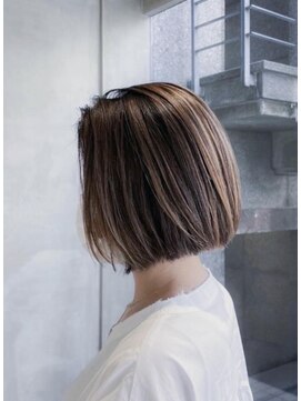 ニーイチイチ(211) ハイライトカラー/ボブ/ブリーチ/メッシュ/セクションカラー