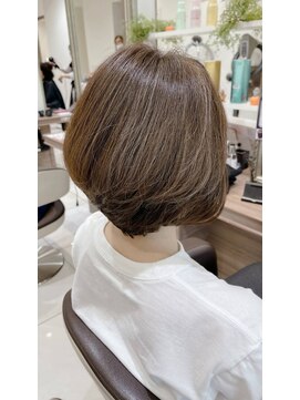 アッシュ 鶴ヶ峰2号店(Ash) 丸みボブ