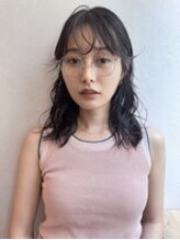 オシャレを楽しむOLさんにオススメ☆コテで巻いたような自然なニュアンスカールでアレンジも楽しめるパーマ
