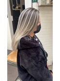 ハイライトカラーミルクティーベージュレイヤーカット
