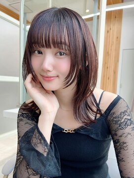 ラルユー 金山(LallYou) ホワイトグレージュ後れ毛が可愛い顔周りレイヤーミニウルフ