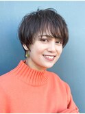 くせ毛ショート　グレーベージュ　前髪パーマ