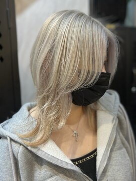 ヴァイス 渋谷店(VAICE) ホワイトシルバー/ウルフカット/アニメカラー