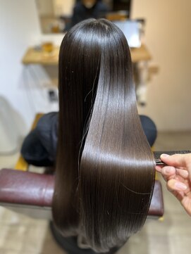 オウ(Ou) 艶髪ロング