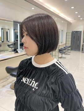 ケンジサナンド(KENJE Sanando) 秋を先取りする艶ボブ