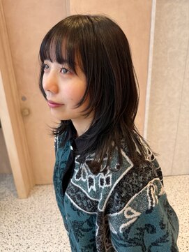 オン キャナルシティ博多前店(on) 【晴音】ミディアムウルフ/ミディアム/ブルーブラック/20代