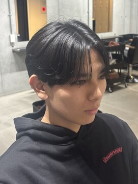 ブルニール 心斎橋(BLEUNIR) 韓国　センターパート　毛流れパーマ