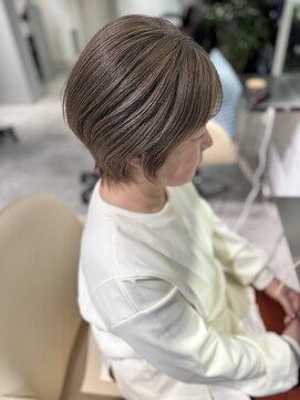 レヴリー(reverie) 白髪ぼかしショートボブハイライトカラーヘッドスパ40代30代