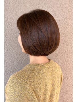 ハートボックス 四谷店(Heart box) 丸みシルエットが美しい大人ショートボブ