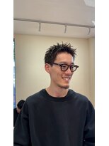 シフト(SHEEFT)&nbsp;ツーブロックマッシュ刈り上げ黒髪韓国系束感ショートメンズヘア