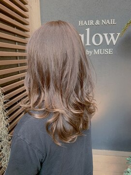 グロー(glow) 軽やかロングレイヤー/レイヤーカット/軽めロング
