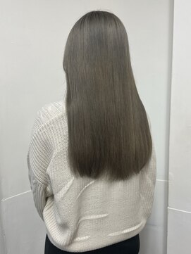 ヘアーアトリエ ネヴェア(hair atelier NEVAEH) white grayge