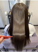 エギョモリ刈り上げボブこなれヘアーバニラベージュカシスレッド